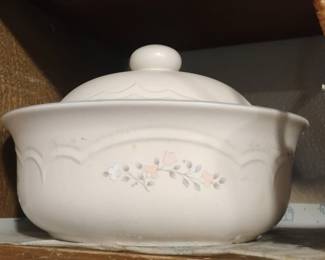 Pfaltzgraff Remembrance Covered Casserole