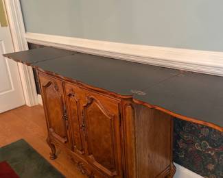 Expandable Thomasville sideboard