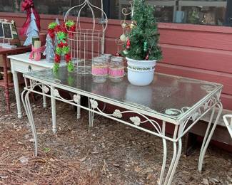 Vintage rot, iron dining table with glass top