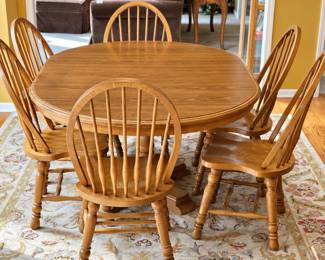 Oak kitchen table with 6 chairs