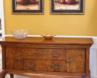 Beautiful Thomasville sideboard