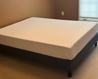 Like new full mattress set