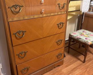 Art Deco chest of drawers 