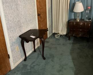 Three side drop leaf table