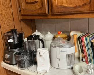Small appliances combination blenders food choppers