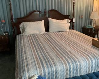 King size bedroom set, comes with boxspring and mattress