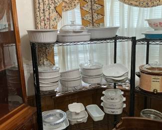 Large collection of corning ware, Pyrex with lids
