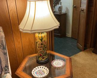 Have a pair of octagon shaped in tables with matching lamps