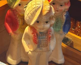 Vintage chalk ware Dutch boys