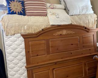 Quilt, Bedspread, Pillow and more