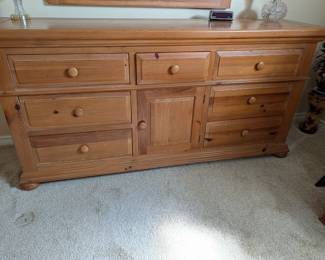Pine Dresser - Excellent Condition