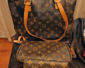 LOUIS VUITTON