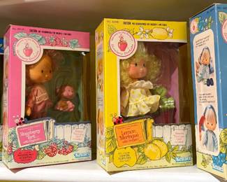 Vintage Strawberry shortcake dolls new in boxes