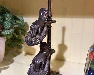 Vintage bronze paper/photo hand holder