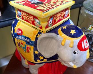1998 Limited edition circus Daz ceramic cookie jar