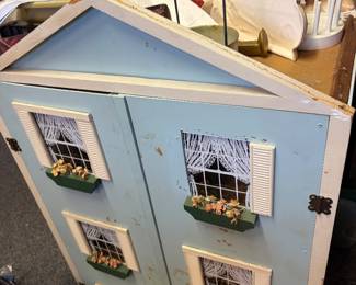 Handcrafted Doll houses (just in time for Christmas)