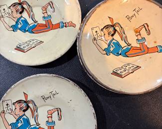Vintage ponytail, tin plates