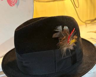 Vintage men’s McAndrew hat