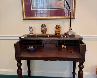 Beautiful spinet desk
