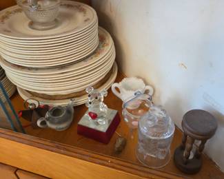 dishes & trinkets