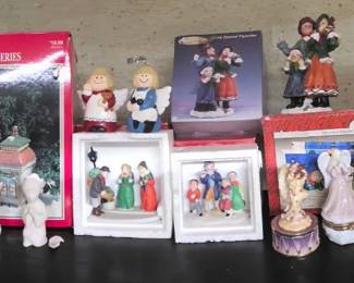 Dickens Christmas Towne Series Building