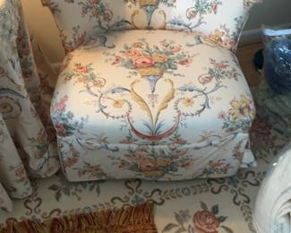 Vintage Floral Print Tub Chair