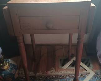 Pegged Stand