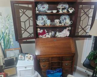 Corner Secretary