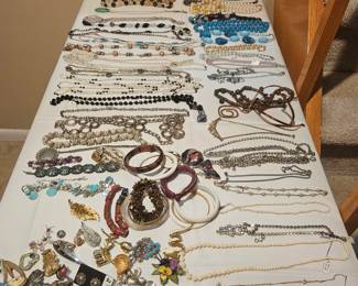 Chains & Bracelets