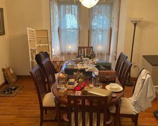 Dining set: Thomasville oval dining table with 6 chairs, Queen Anne leg