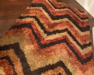 Area rug 5’x8’