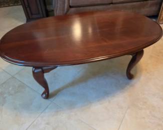 Queen Anne Oval Coffee Table 