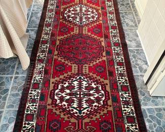 Persian Heriz hand-knotted wool runner.