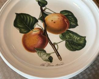 Set of Portmerion "Pomona" dinner plates.