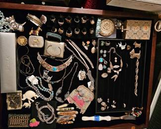 Jewelery and Coins will be removed after every end of sale day! Will NOT BE IN HOME @ NITE!!