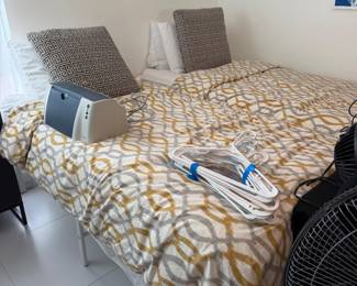 2 Twin Beds