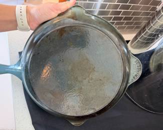 Le Creuset Enameled Cast Iron Signature skillet 