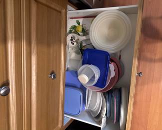 Tupperware 