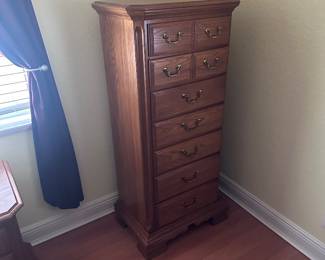 Chest of drawers