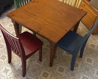 Pine Square Dining Table w/ Chairs