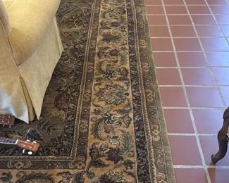 Traditional Floral Wool Area Rug