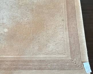 Beige Textured Area Rug 117.5 x 130