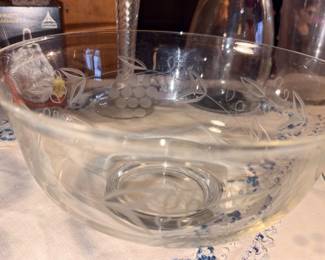 Wheel-Cut Grapes & Vine Glass Bowl Signed By Dave Moore 1986!