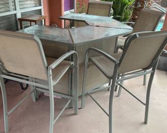 Bar 64x49x39 chairs 47x26