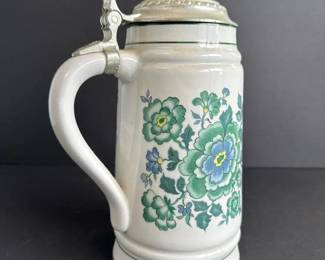 039 porcelainbeersteinwithfloraldesign
