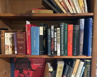 072 assortedhardcoverandpaperbackhistory