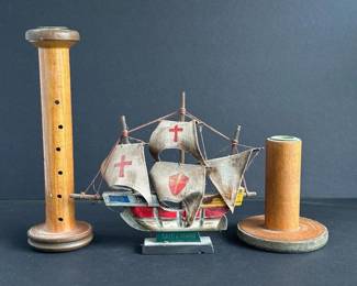 048 vintagewoodentextilespoolsandsanta