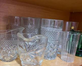 119 assortedvintageandglasseslot