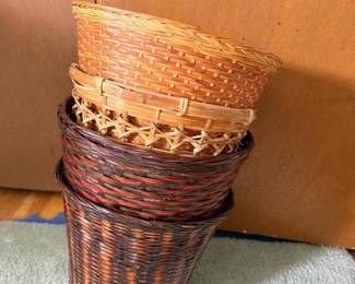 137 assortedwovenandplasticwastebaskets