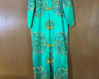 151 embroideredasianstylerobewithfrogc